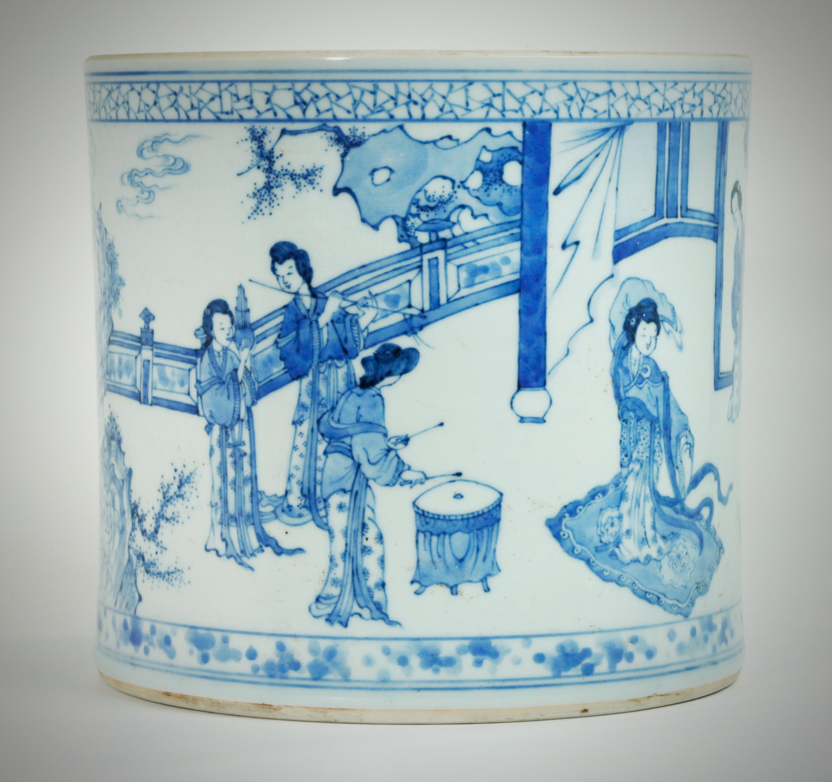 An Blue-and-White Brush Pot with Narrative Figures